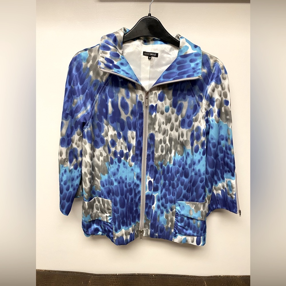 Light jacket multi blue, grey, kid of multi color.